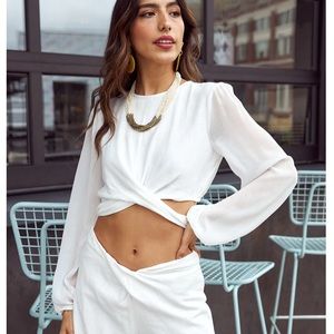 NWT - Fab’rik Mimi Criss Cross Cropped Top in White - Size M